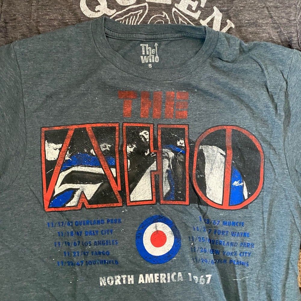 Bundle of SIX band tees - Picture 6 of 12